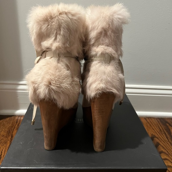 Rachel Zoe Fur & Suede Wedge Heel Booties with gold accents Size 9.5 (fits a 9) - Picture 4 of 9